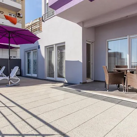 Luxury Gloss Apartment Split