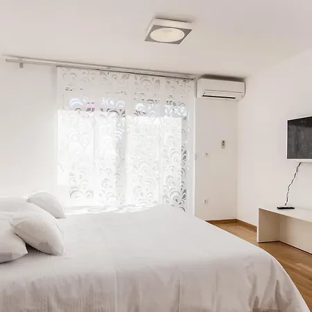 Luxury Gloss Apartment